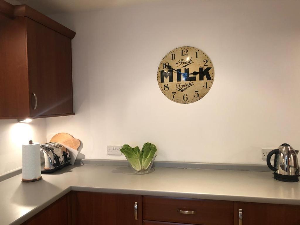 Comfy Two Bedroom Apartment Right In The City Centre Glasgow Buitenkant foto