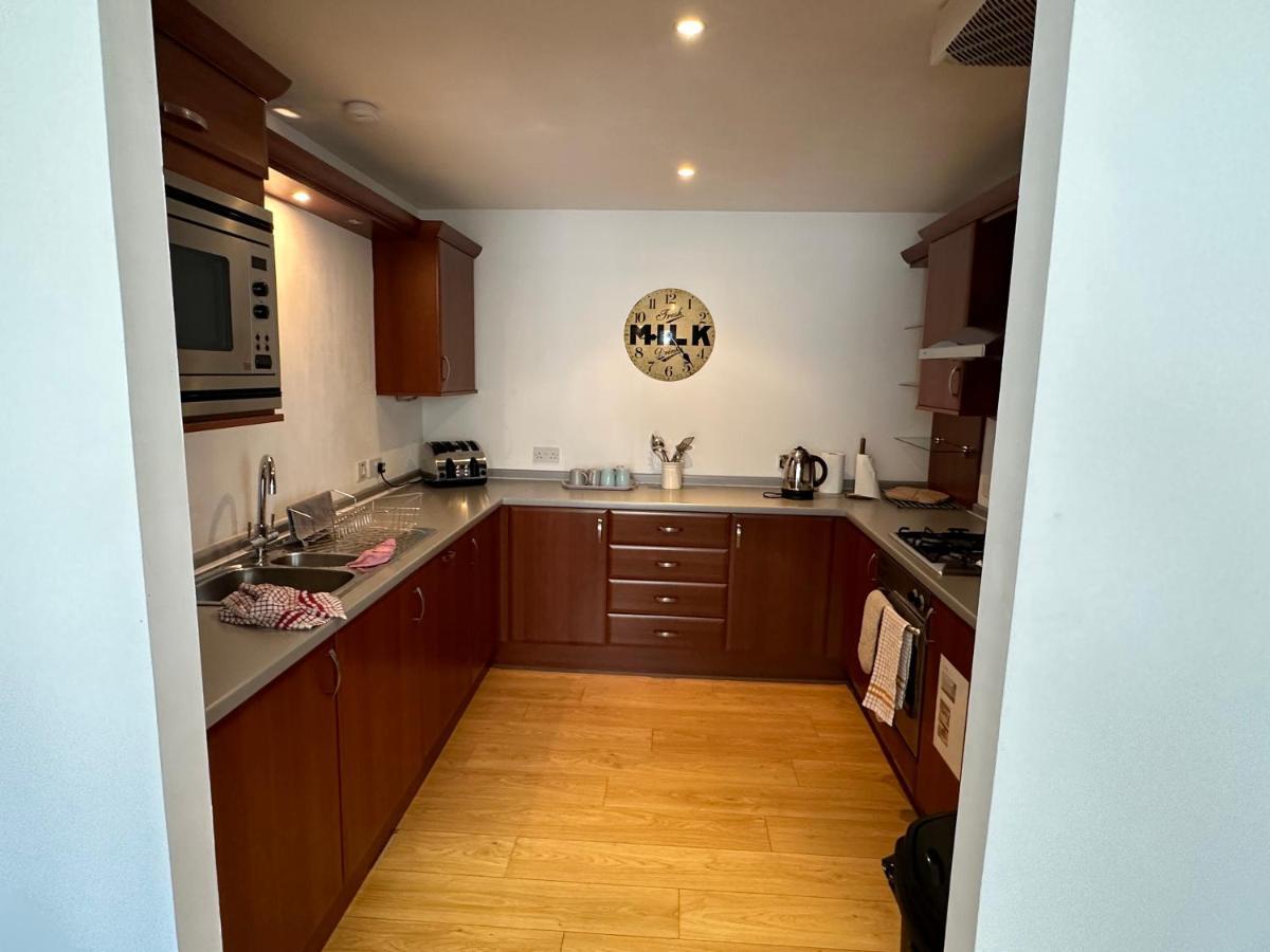 Comfy Two Bedroom Apartment Right In The City Centre Glasgow Buitenkant foto